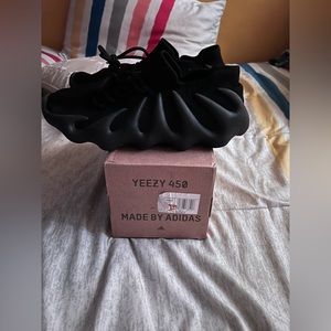 Yeezy 450 utility black